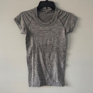 Lululemon Swiftly Tech Top Gym Workout Training Grey Size 4 Women